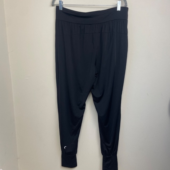 Zyia Black Jogger‎ in a Bottle 2 - Picture 5 of 11